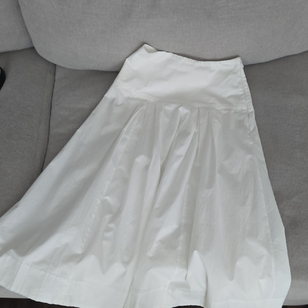Aritzia Le Chandelier Poplin Skirt Size 2